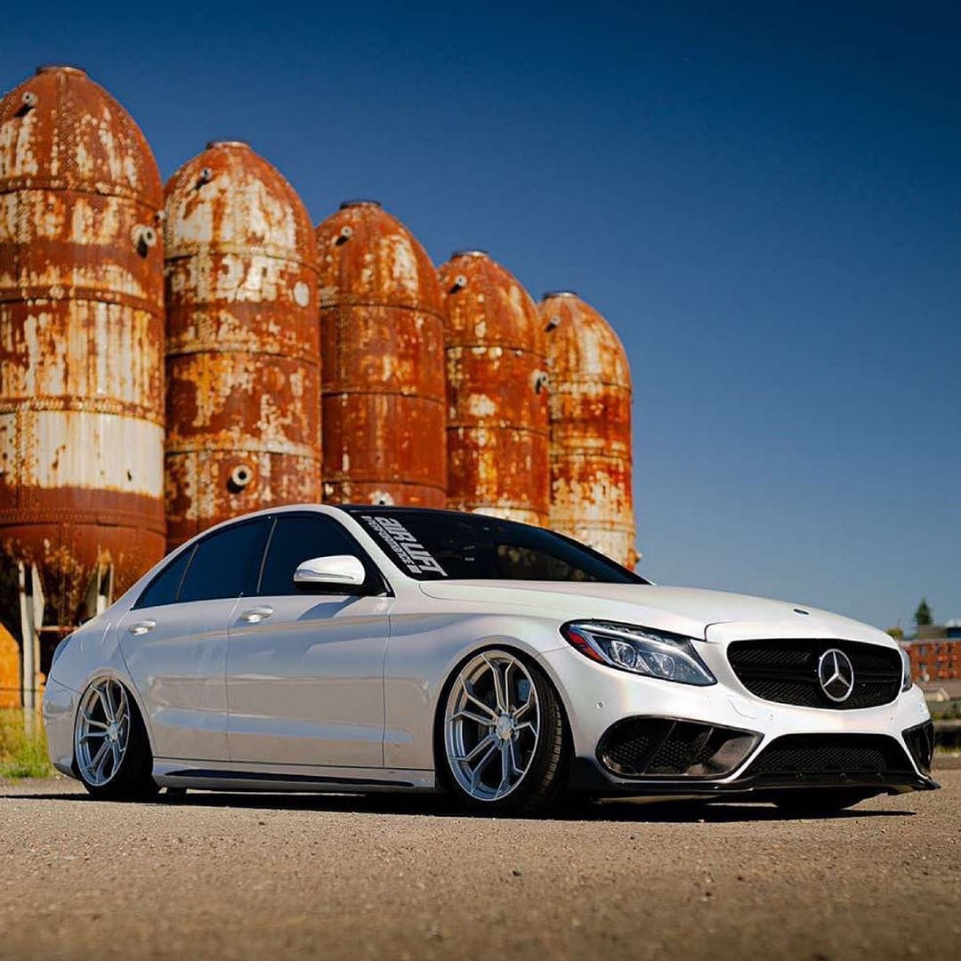 Оклейка пленкой Mercedes цвет metallic RCH03 White Fireworks
