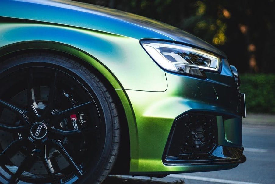 Оклейка пленкой Audi RS3 цвет matte RD06 Golden Blue Viridian