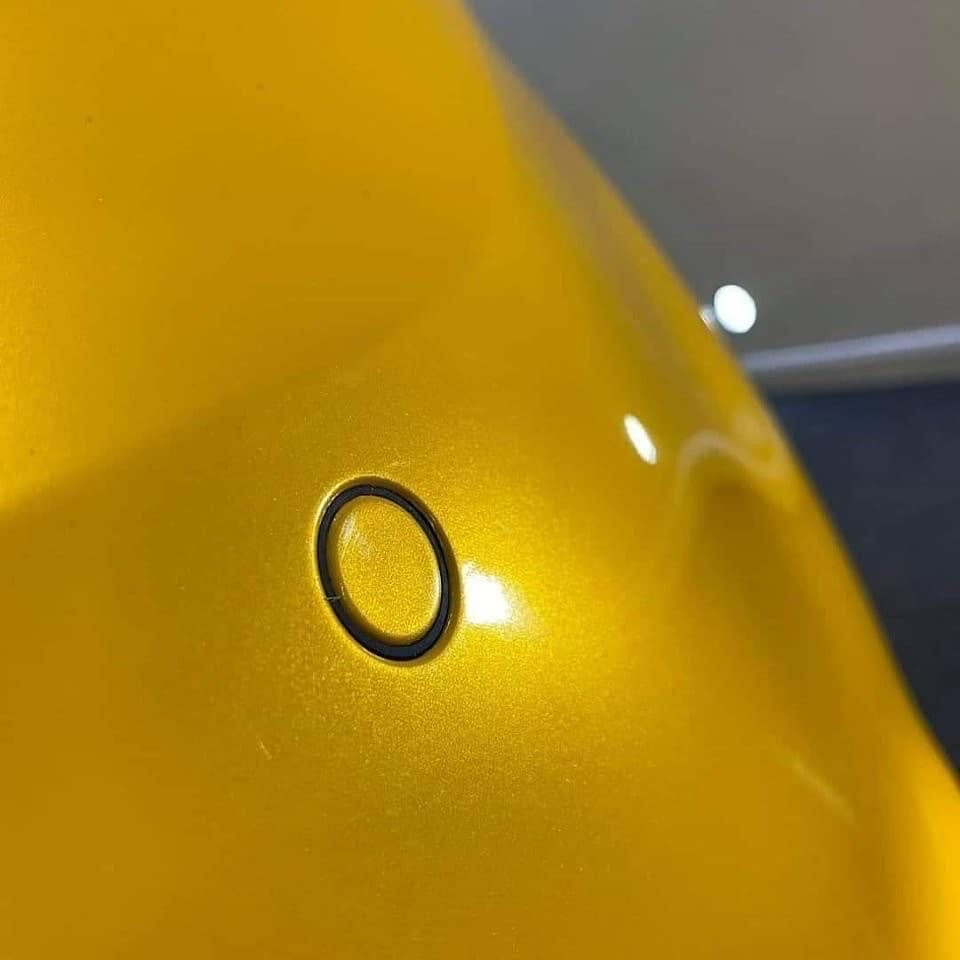 Оклейка пленкой Volkswagen цвет candy metallic RB25 Golden Yellow