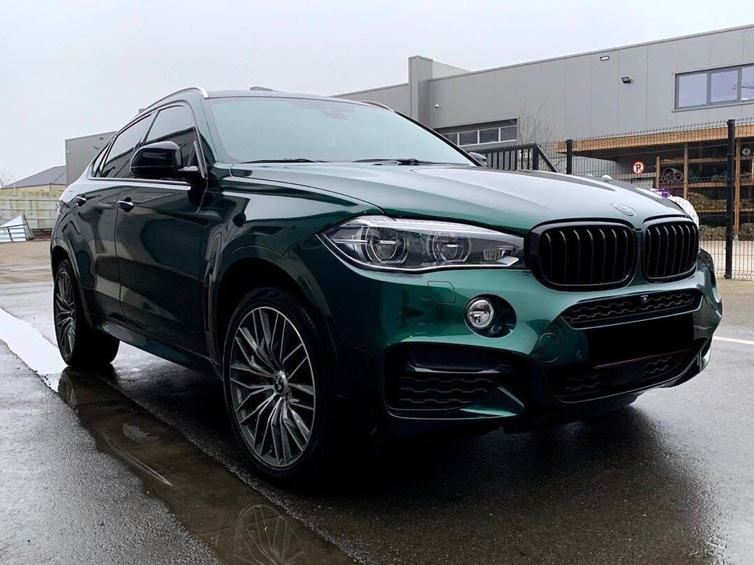 Оклейка пленкой BMW цвет gloss aluminum GAL29 Hunter green