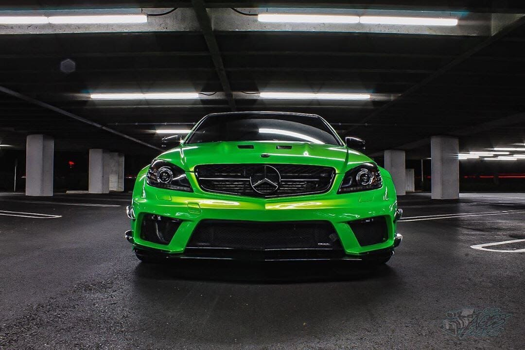 Оклейка пленкой Mercedes цвет candy metallic RB22 Kelly green