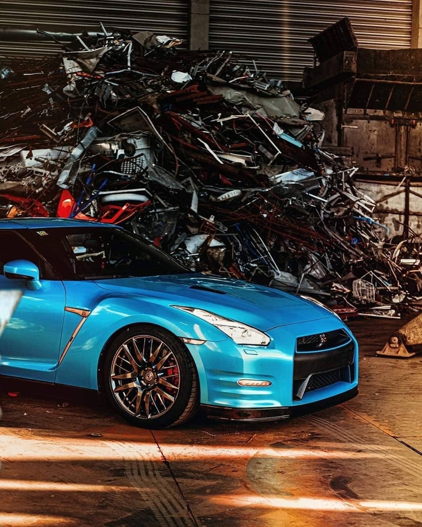 Оклейка пленкой Nissan цвет candy metallic RB16 Sea Turquoise