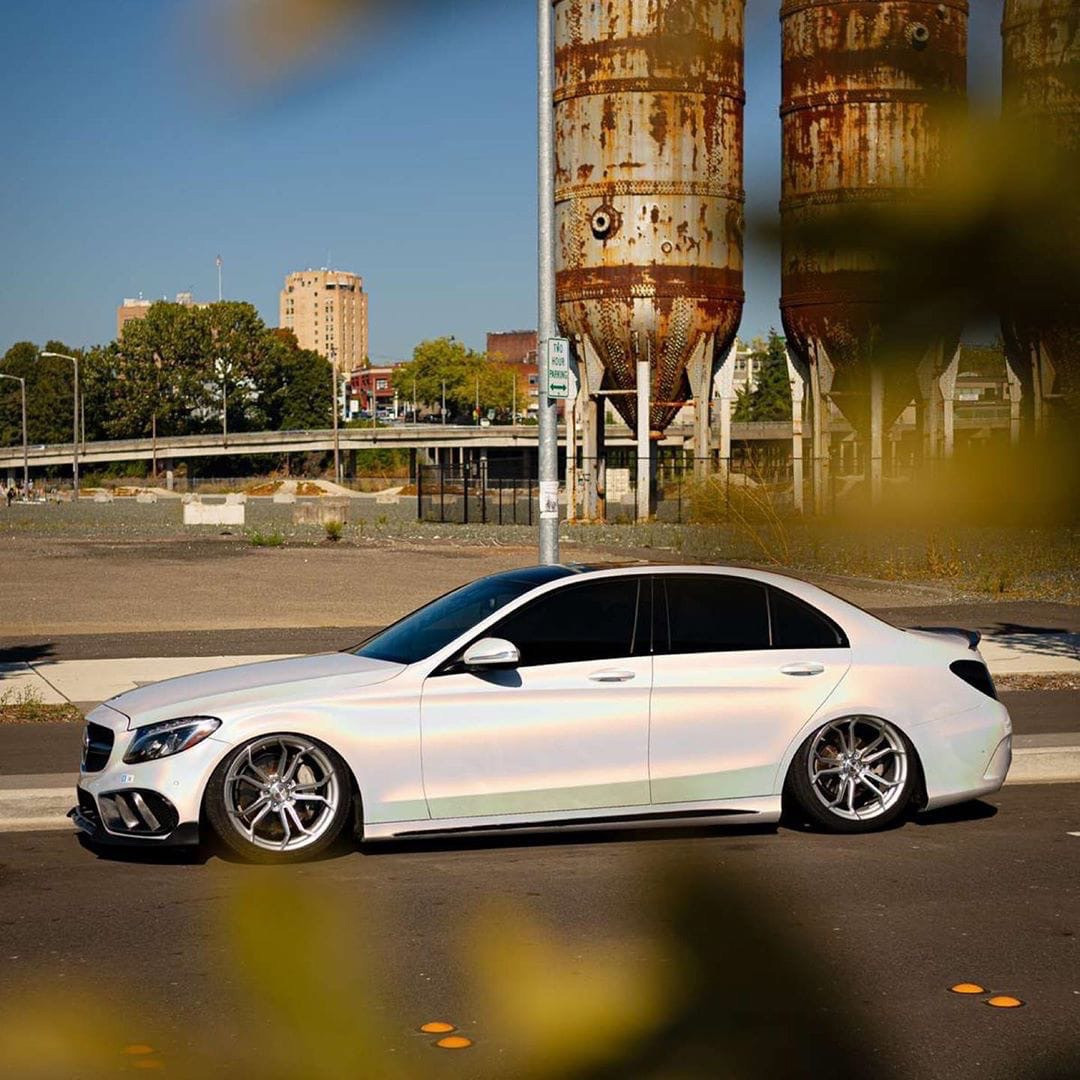Оклейка пленкой Mercedes цвет metallic RCH03 White Fireworks